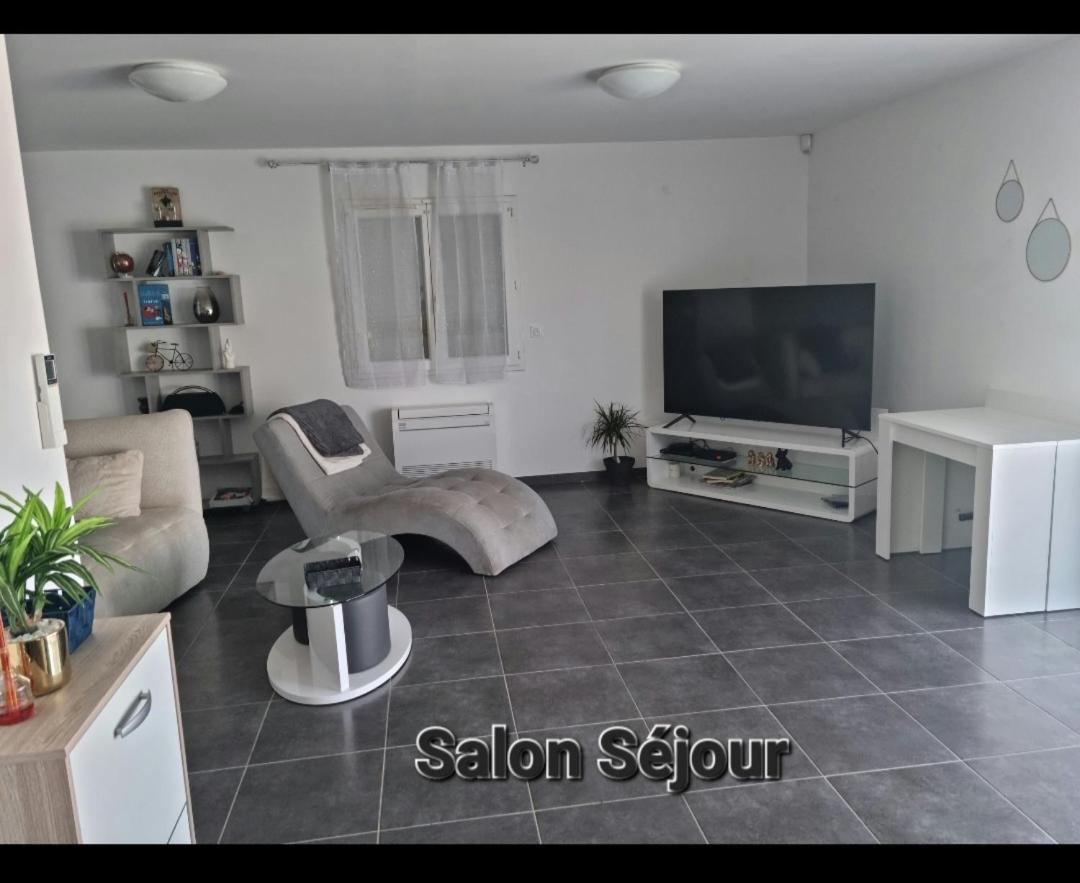 Maison 8 Couchages Clim, Plage A Pied, Petite Piscine بورت-لا-نوفيل المظهر الخارجي الصورة