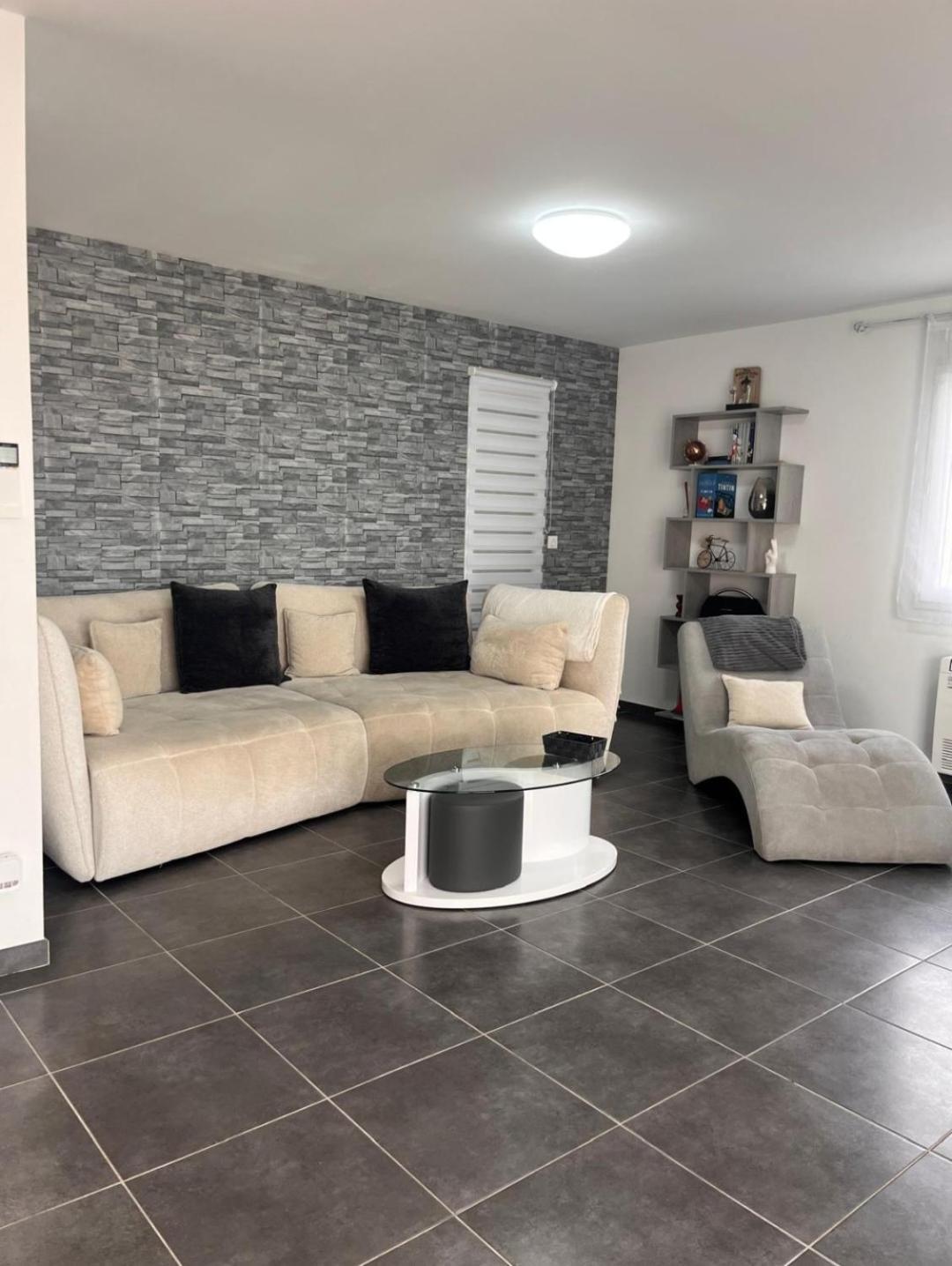 Maison 8 Couchages Clim, Plage A Pied, Petite Piscine بورت-لا-نوفيل المظهر الخارجي الصورة