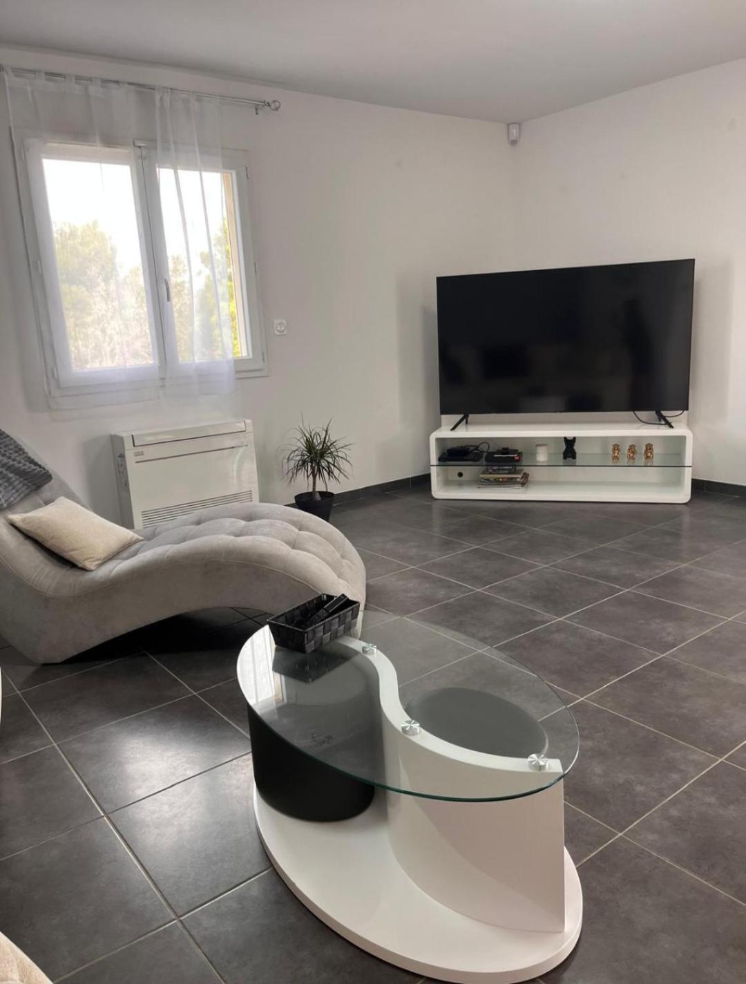 Maison 8 Couchages Clim, Plage A Pied, Petite Piscine بورت-لا-نوفيل المظهر الخارجي الصورة