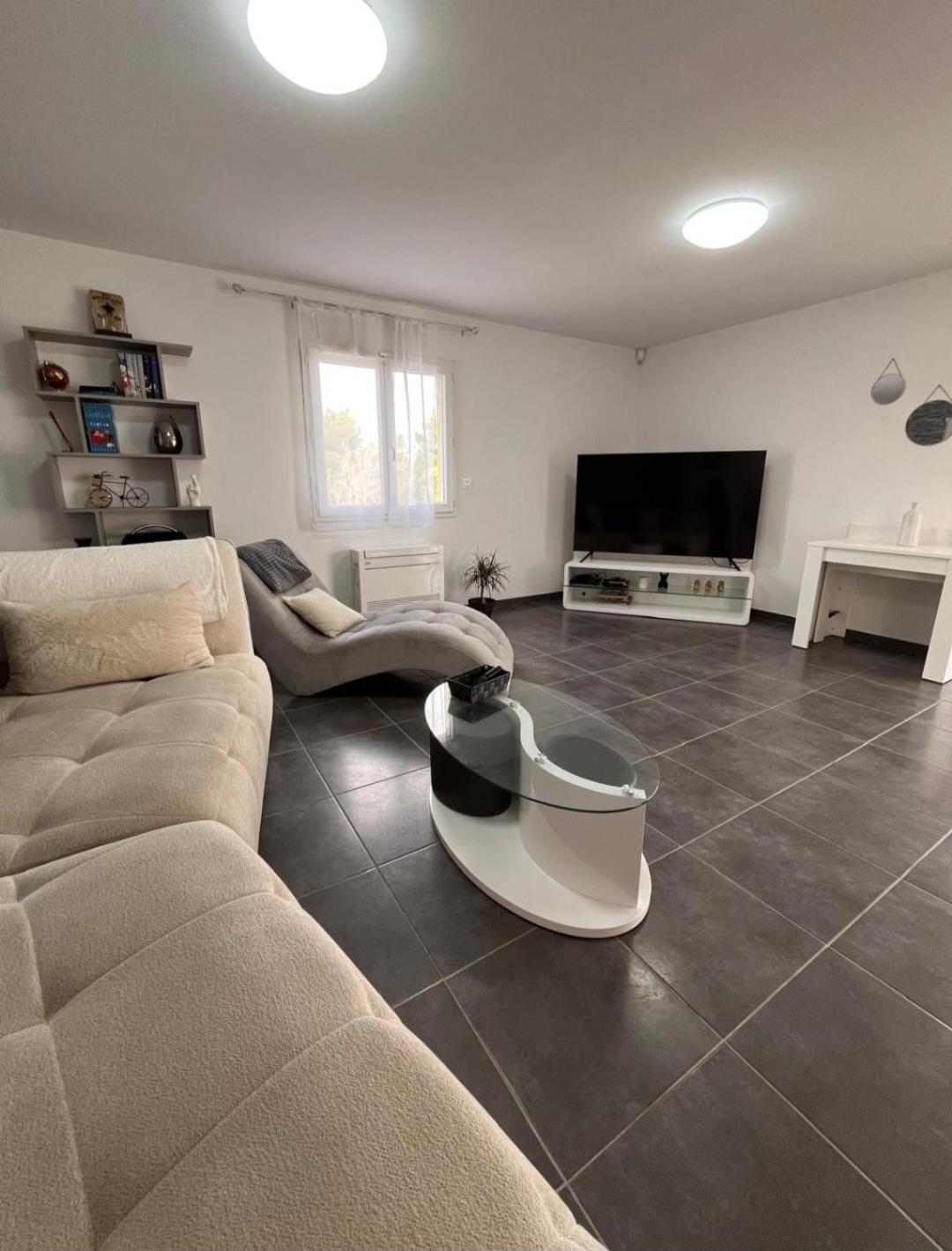 Maison 8 Couchages Clim, Plage A Pied, Petite Piscine بورت-لا-نوفيل المظهر الخارجي الصورة